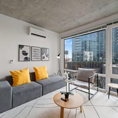 Spacious 4BR Central Apartment w/ Skyline Views
