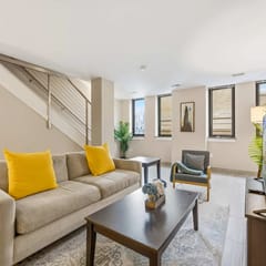 New 3BR Stylish Downtown Suite