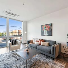 New, Modern 1 King City Escape