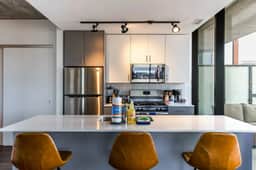 New, Sleek 2BR - Perfect Blend of Comfort & Style in Chicago - Image 4