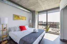 Glass Views, 2 King Bed Perfect City Escape - Image 3
