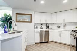 Elegant 2BR Apartment Minutes From DC - Image 3