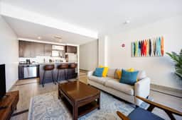 2BR Downtown Luxury Getaway - Image 2