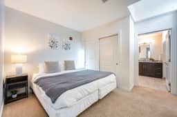2BR Downtown Luxury Getaway - Image 4