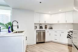 2BR Urban Oasis, DC Access with Lux Comforts - Image 3