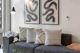 Premium 4 King Apartment w/ City Views - Image 5