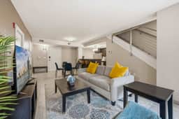 New 3BR Stylish Downtown Suite - Image 3