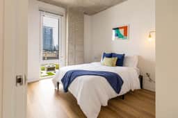 4BR Modern Urban Escape, Walk to Zoo, Lakefront & Red Line - Image 5