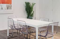Spacious 3BR · Bronzeville/South Loop · Sleeps 8 - Image 3