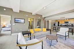 Sunlit 2BR Loft with In-Unit Laundry, Downtown Detroit - Image 2