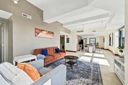 Stylish High-Rise Loft in Downtown Detroit, City Views - Image 3