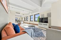 Stylish High-Rise Loft in Downtown Detroit, City Views - Image 5