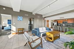 Modern Loft Living in Downtown Detroit w City View - Image 3