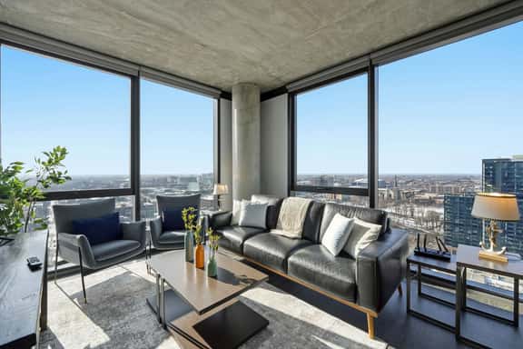 2BR/2BA Luxury Glass Apartment | Amazing Views - Image 1