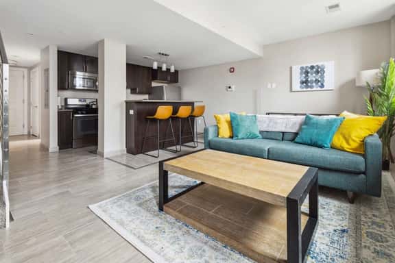 2BR Executive Modern Downtown Apartment - Image 1