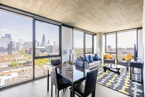 Glass Views, 2 King Bed Perfect City Escape - Image 1