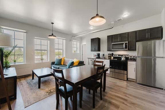 2BR Premium Retreat Near Henry Ford - Image 1