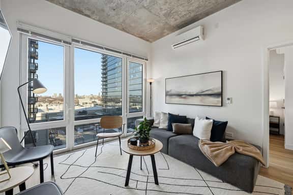 ENVITAE Hotel, 4BR Luxury Modern Apartments - Image 1