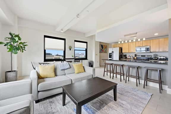 Urban Loft Living in Downtown Detroit & Gym - Image 1