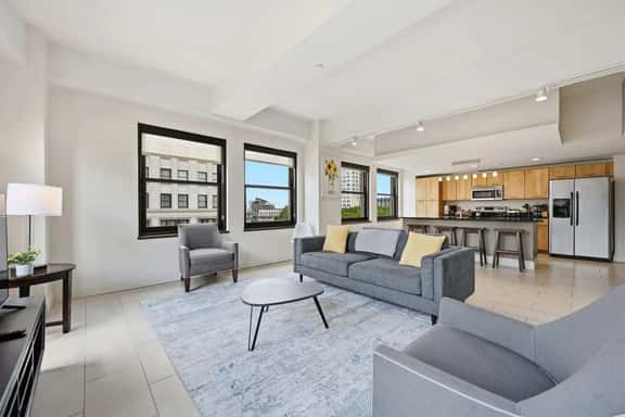 Stylish High-Rise Loft in Downtown Detroit, City Views - Image 1
