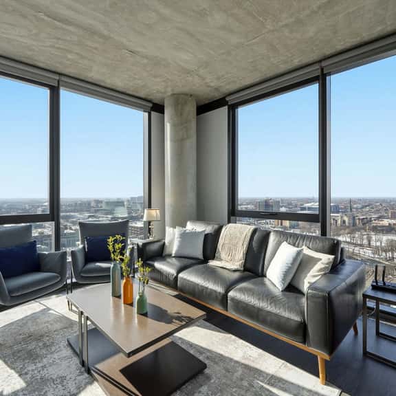 2BR/2BA Luxury Glass Apartment | Amazing Views - Image 1