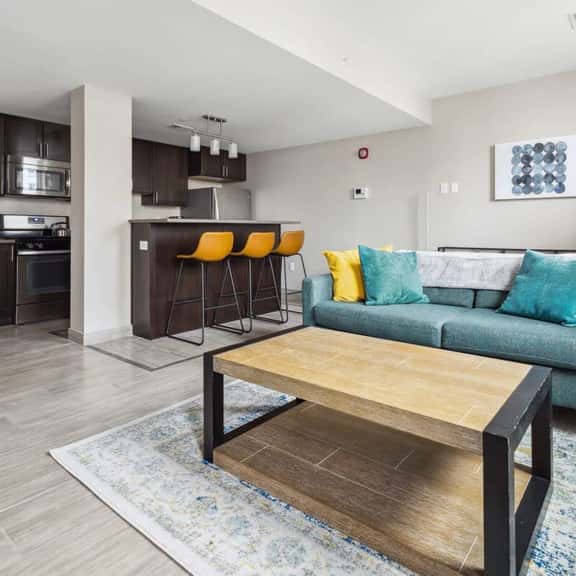 2BR Executive Modern Downtown Apartment - Image 1