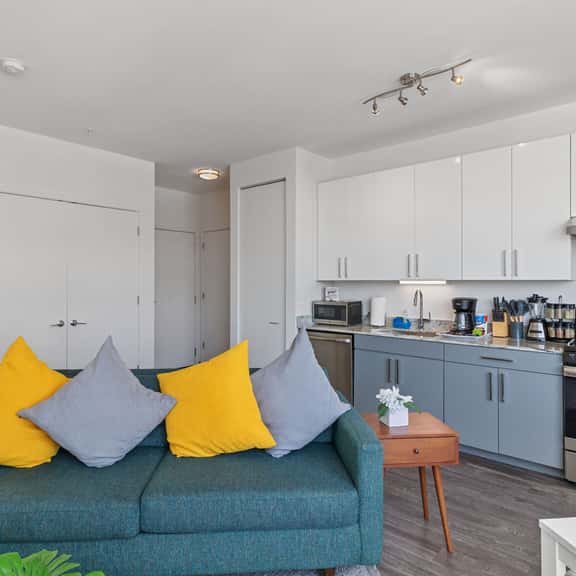 Modern & Bright Chicago City Escape - Image 1