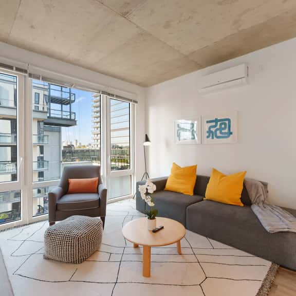 Sophisticated 4BR Suite - Walk to Shops, Dining & Transit - Image 1