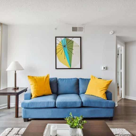 Rosslyn Luxury Apartment w/ Pool, Gym, Near DC - Image 1