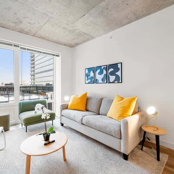 Modern 3BR City Retreat - Near Old Town - Image 1