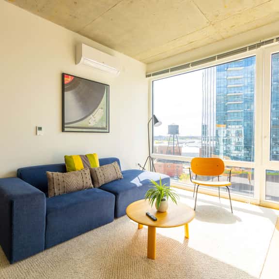 Modern 3BR Apartment Near North Ave Shops - Image 1