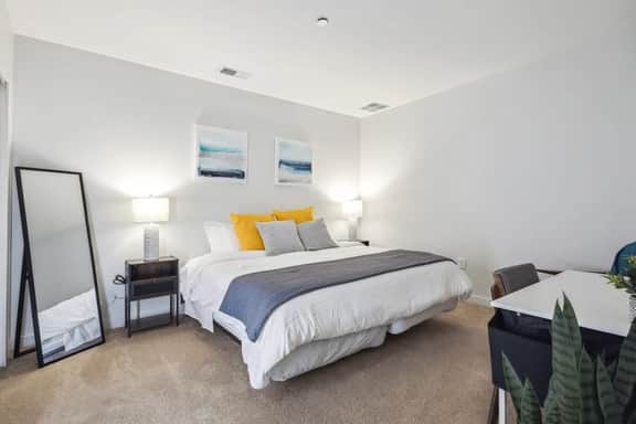 2BR Premium Downtown Suite - Image 4