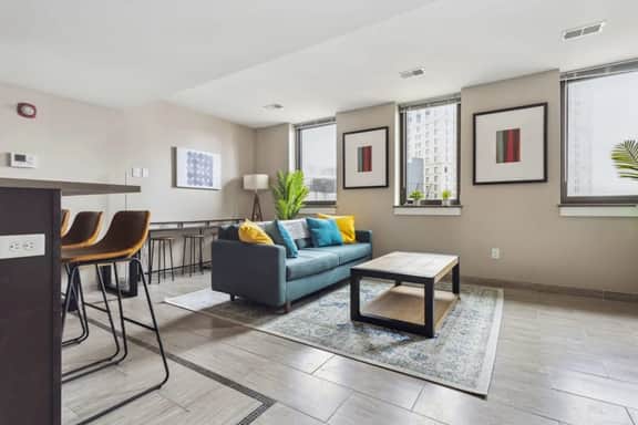 2BR Executive Modern Downtown Apartment - Image 2