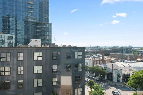 Sophisticated 4BR Suite - Walk to Shops, Dining & Transit - Image 4