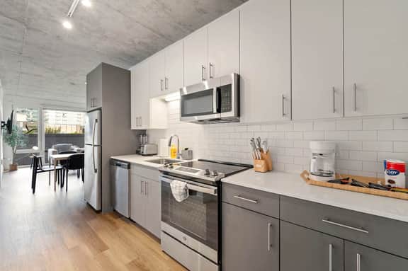 4BR City Retreat, Great for Business & Family - Image 2