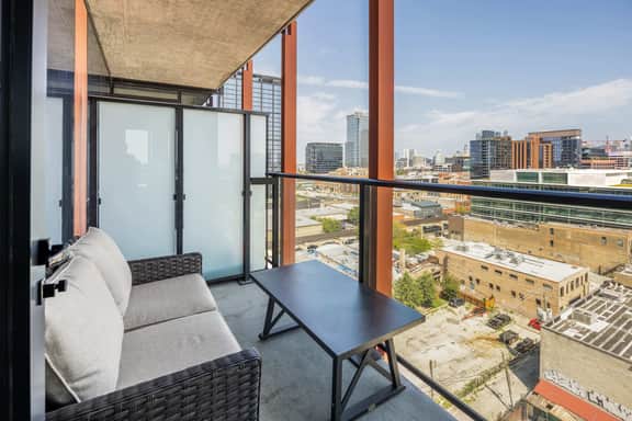 Glass Views, 2 King Bed Perfect City Escape - Image 2