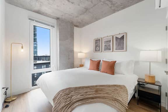 Premium Urban 4BR - Perfect Mix of Comfort & Location - Image 4