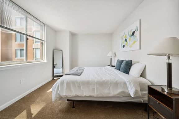 2BR Executive City Suite With Gym & Pool - Image 3