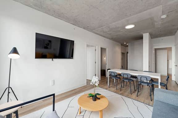 Spacious 4BR Central Apartment w/ Skyline Views - Image 2
