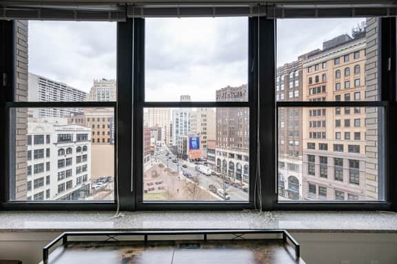 2BR Downtown Luxury Getaway - Image 3